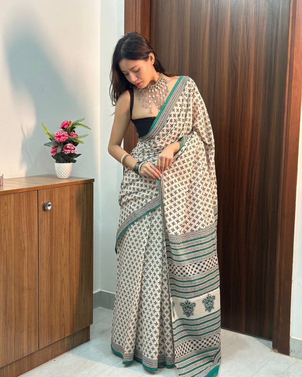 Pre-Stitched Mul Cotton Saree with Unstitched Silk Blouse - Image 6